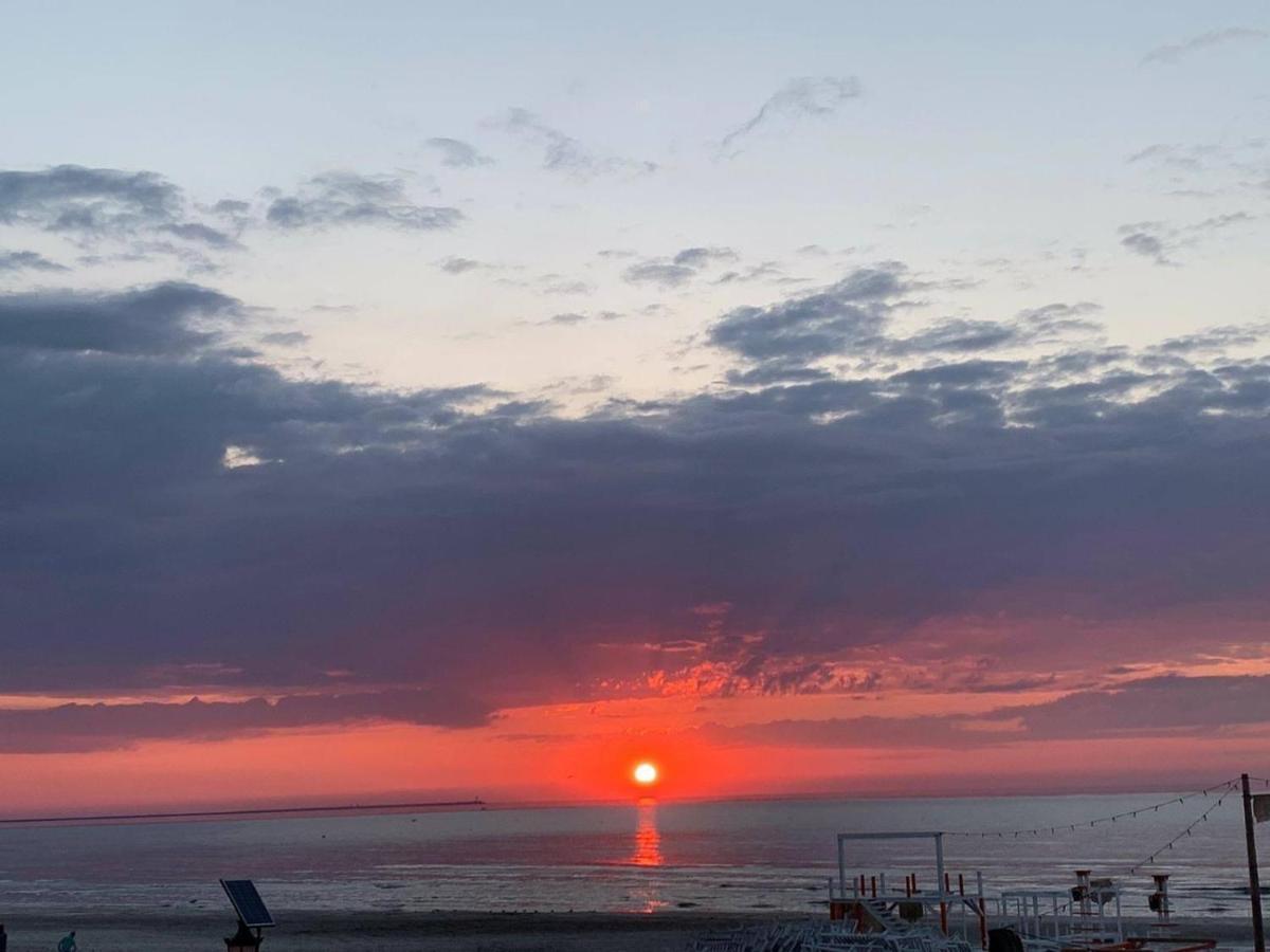 Wave 2 Mamaia Prima Linie Vedere La Mare 120Mp 那沃达利 外观 照片